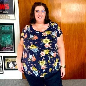 Torrid 3X, 3 navy floral swing style top.
